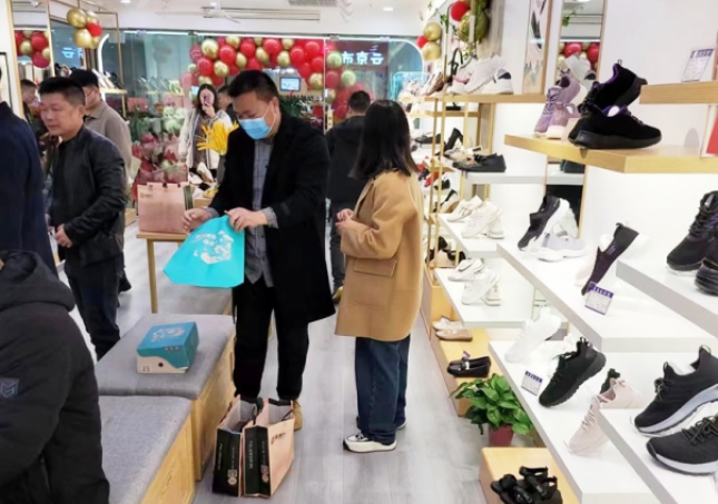 實體鞋店的鞋子利潤多大才賺錢？
